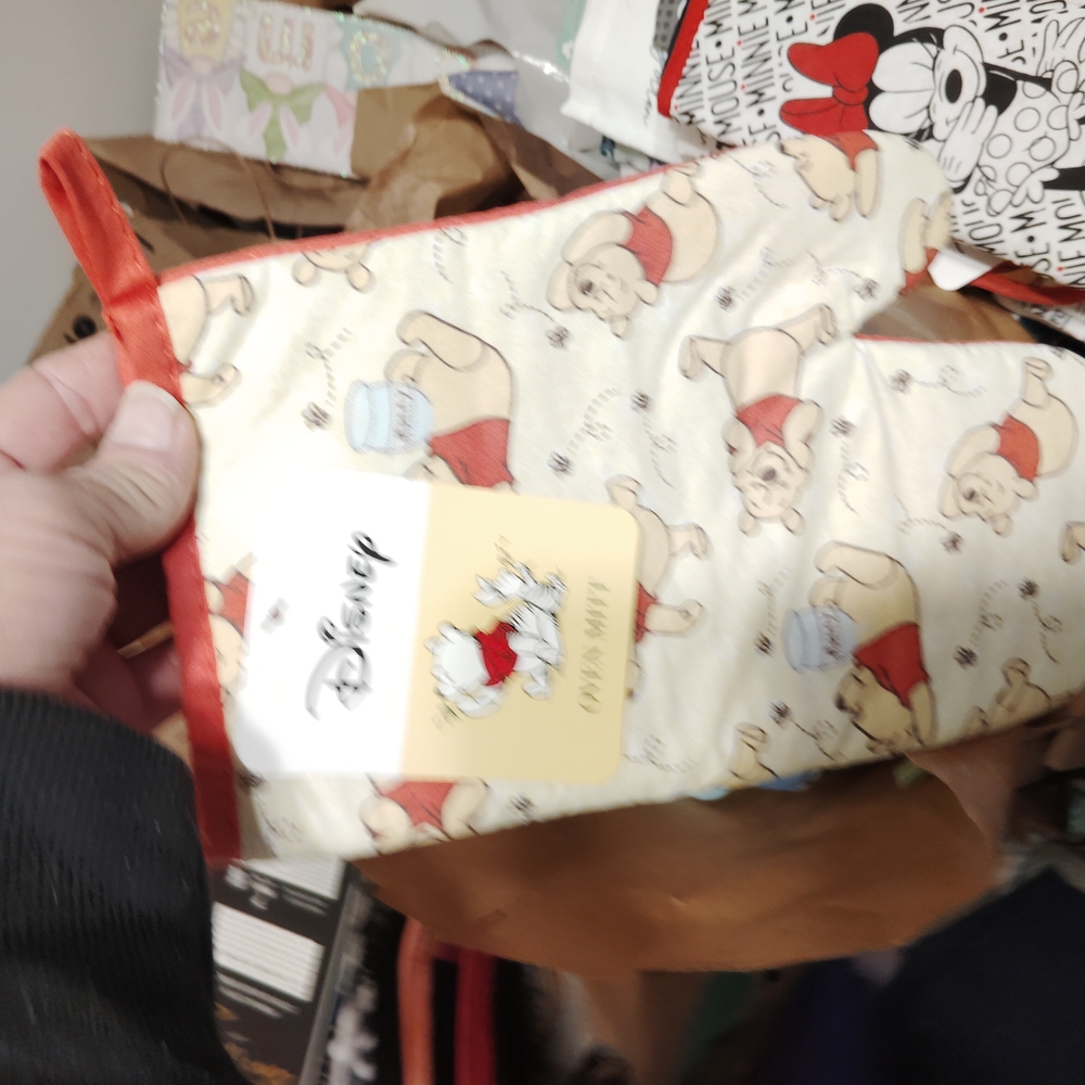 Disney Winnie the Pooh Oven Mitt